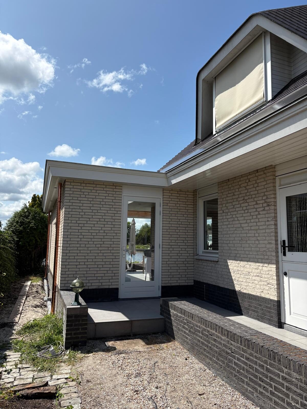 Aanbouw aan een woning in Alphen aan den Rijn door LBH Bouw