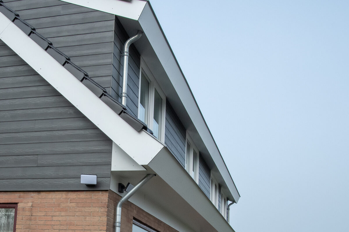 Verbouwing door LBH Bouw met nieuwe dakconstructie, dakkapellen en badkamer: nieuwe dakkapellen